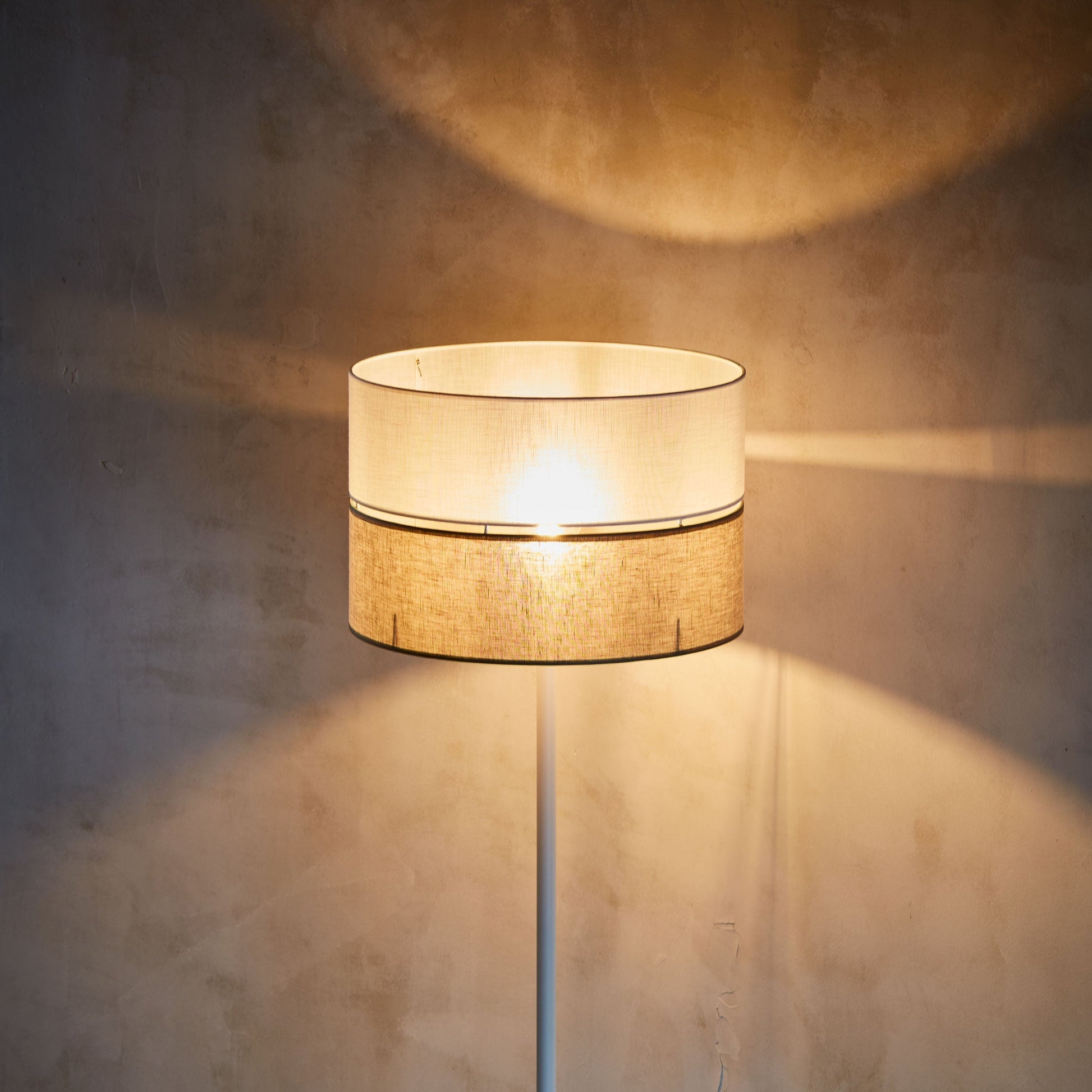 LINOBIANCO Natural Woven Floor Lamp for Living Room, Bedroom & Reading Nook – Scandinavian Minimalist Lighting - AURABAGS SHOP