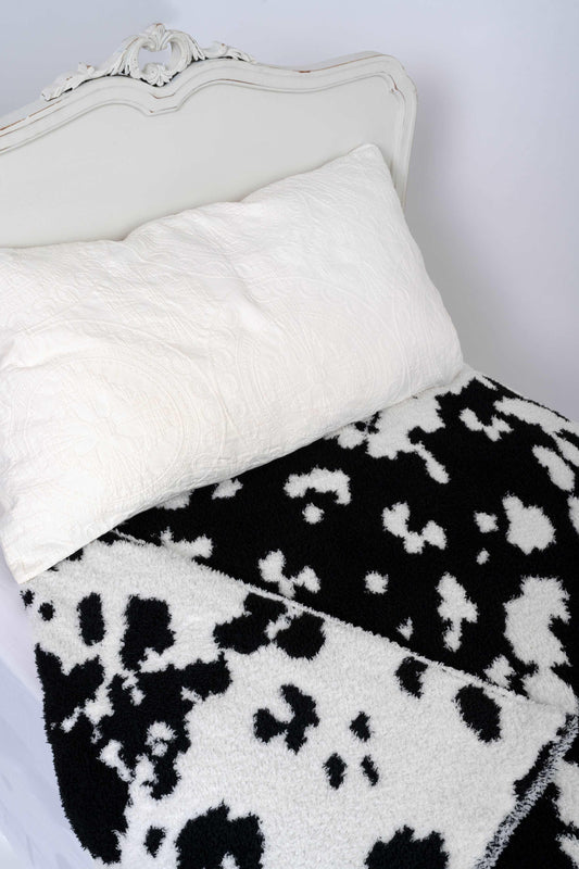 Black & White Cow Print Twin Bed Throw Blanket