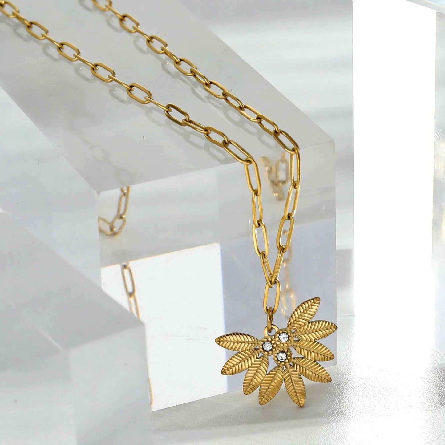 ENOLA Mini Paper Clip Chain with Leaves Design Zirconia Pendant in Gold