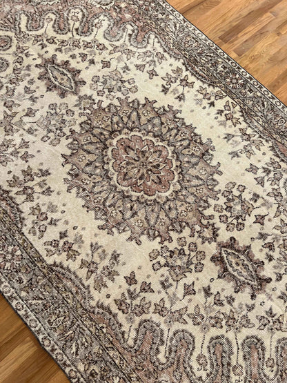 Vintage Turkish Oushak Rug | 9’ 4” x 5’ 5”