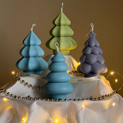 手注ぎクリスマスツリーソイキャンドル：ホリデーの飾り付けに