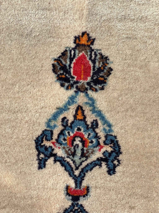 Persian Kashan Rug | 2' 4" x 4' 8"