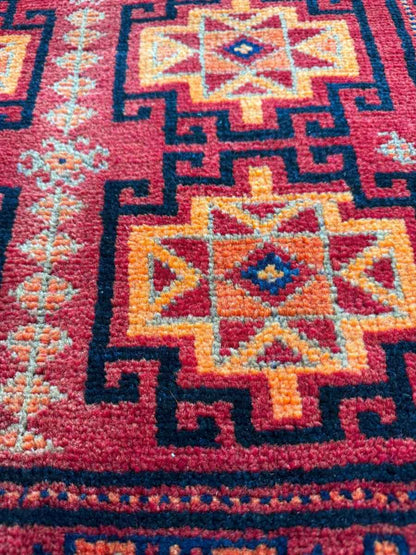 Persian Lori Rug | 2' 7" x 2' 7"
