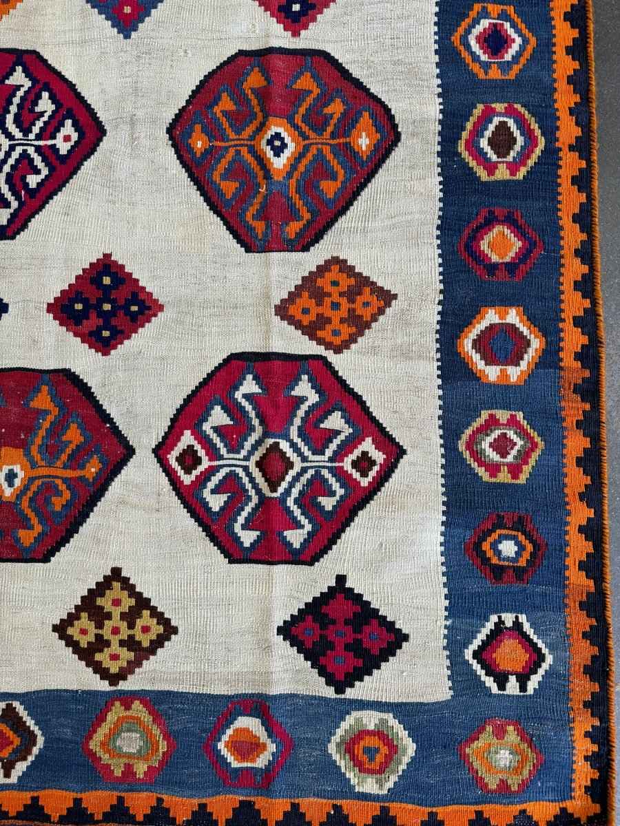 Persian Qashqai Kilim Rug | 4' 11" x 7' 8"