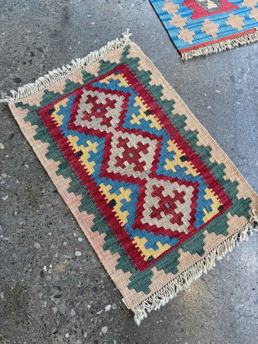 Persian Shiraz Kilim Rug | 1' 7" x 2' 2"