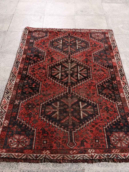 Persian Shiraz Rug | 3' 5” x 5' 3"