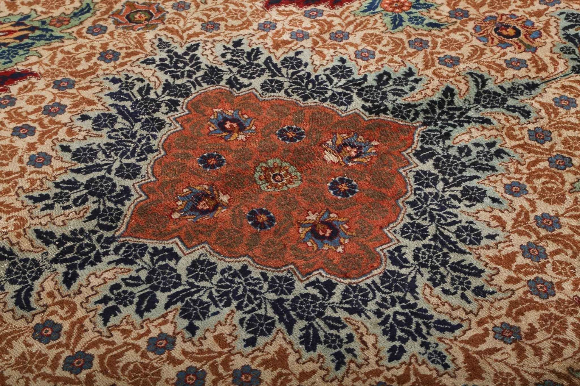 Persian Tabriz Rug | 9' 5" x 12' 8"