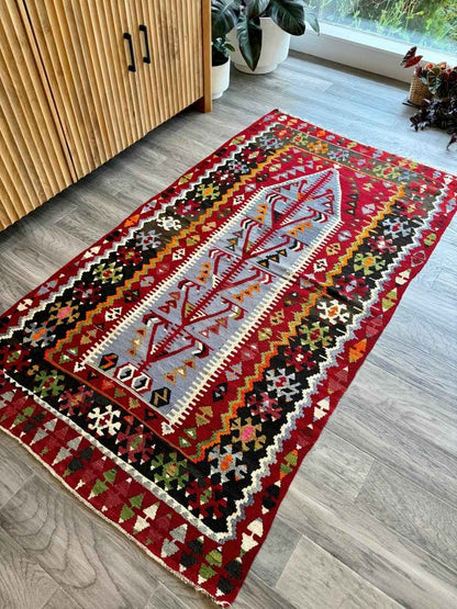 Turkish Uşak Eşme Kilim | 3' 3" x 6'